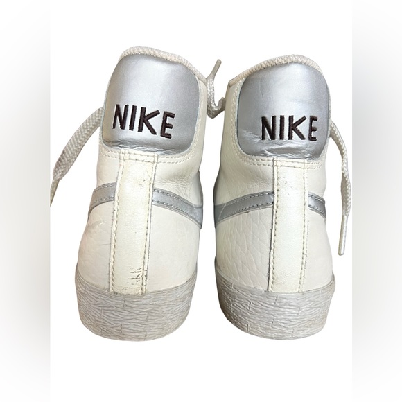 Nothing - Picture 2 of 16